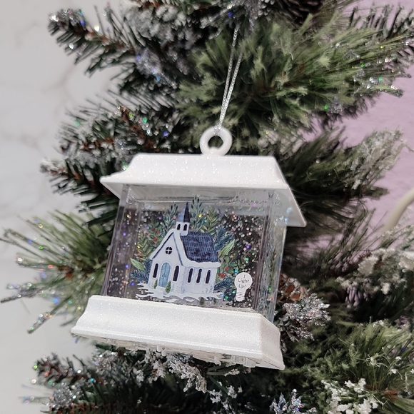 Winter Church light up water lantern - Picture 2 of 11